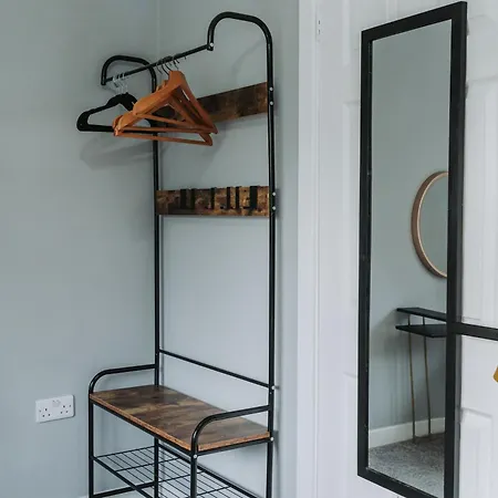 No10 - 2 Bedroom House With Private Garden And Parking Bristol