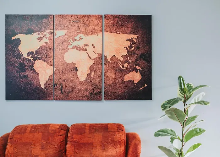 No10 - 2 Bedroom House With Private Garden And Parking דירה