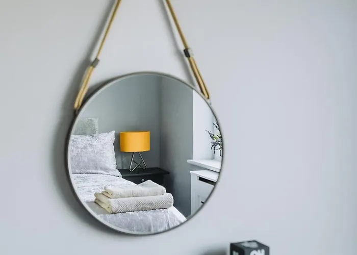 דירה No10 - 2 Bedroom House With Private Garden And Parking בריסטול