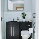 No10 - 2 Bedroom House With Private Garden And Parking Apartment *