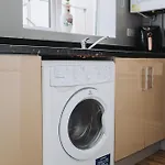 Διαμέρισμα No10 - 2 Bedroom House With Private Garden And Parking