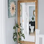No10 - 2 Bedroom House With Private Garden And Parking Μπρίστολ