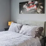 No10 - 2 Bedroom House With Private Garden And Parking Μπρίστολ