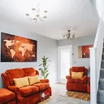 No10 - 2 Bedroom House With Private Garden And Parking * Bristol