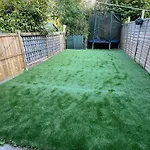 No10 - 2 Bedroom House With Private Garden And Parking * Bristol