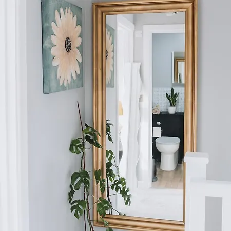 No10 - 2 Bedroom House With Private Garden And Parking Бристоль