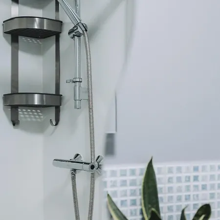 No10 - 2 Bedroom House With Private Garden And Parking 公寓