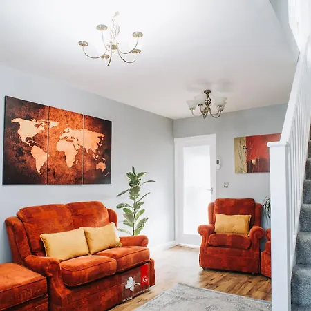 No10 - 2 Bedroom House With Private Garden And Parking * Bristol