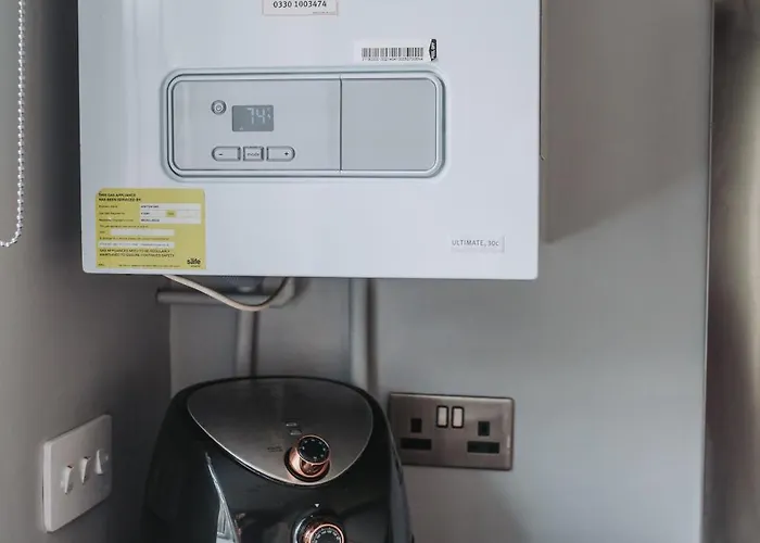 No10 - 2 Bedroom House With Private Garden And Parking Appartamento