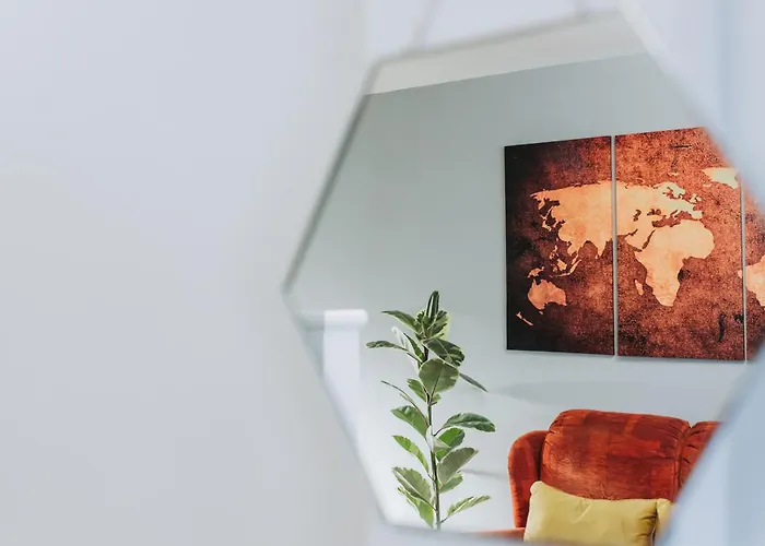 No10 - 2 Bedroom House With Private Garden And Parking * Bristol