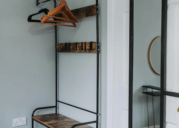 No10 - 2 Bedroom House With Private Garden And Parking Bristol