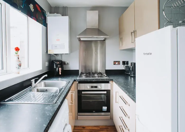 No10 - 2 Bedroom House With Private Garden And Parking * 布里斯托