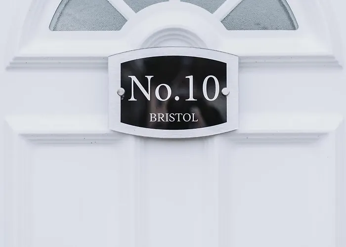 No10 - 2 Bedroom House With Private Garden And Parking 公寓 *