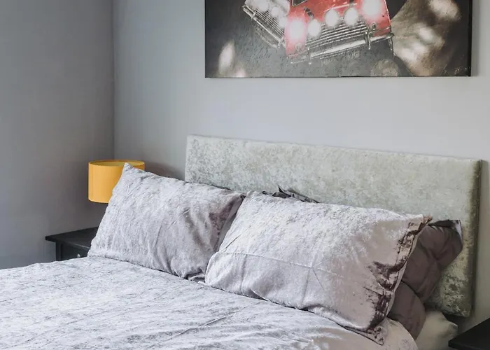 No10 - 2 Bedroom House With Private Garden And Parking Bristol