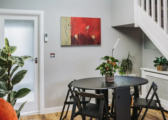 شقة No10 - 2 Bedroom House With Private Garden And Parking بريستول