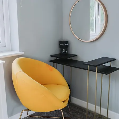 No10 - 2 Bedroom House With Private Garden And Parking Appartement