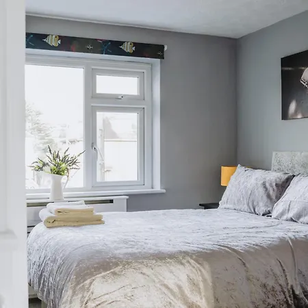 No10 - 2 Bedroom House With Private Garden And Parking Appartement