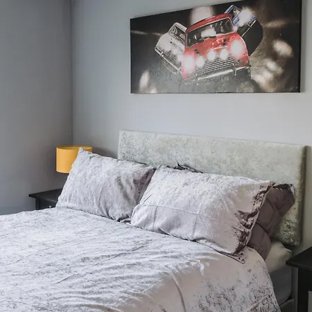 No10 - 2 Bedroom House With Private Garden And Parking Bristol