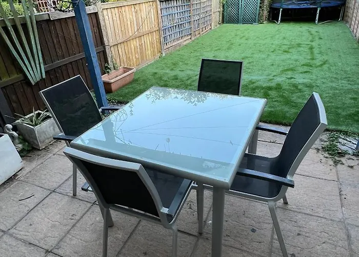 Διαμέρισμα No10 - 2 Bedroom House With Private Garden And Parking Μπρίστολ